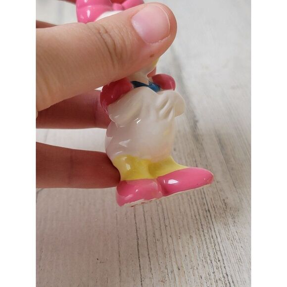 Vintage Japan Daisy Duck mini ceramic pink Disney figure - Picture 7 of 11
